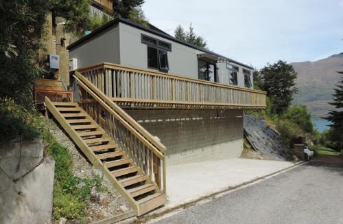 Sunshine Bay Apartment | Alpine Hideout - Tiny home with magic views