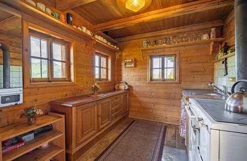Alpbach House | Alpine hut in a remote location