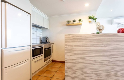 Fernhill Apartment | ALPINE LAKE VIEW SPACIOUS TWO BEDROOM APARTMENT