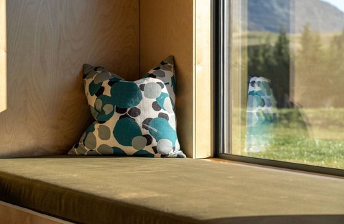 Arrowtown House | Alpine Solitude - your private slice of Central Otago framed by sweeping peaks and wide-open skies.