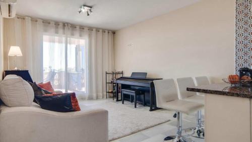 El Faro Apartment | Alta Loma 2 by Rafleys - Modern 1BR Apartment with Stunning Views