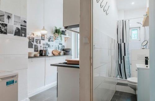 Mitte Apartment | Altbautraum! 2 Zimmer mit 24h Check-in