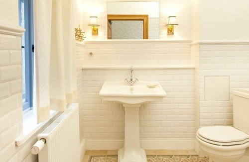 Hohnstein Apartment | Alte Försterei Hohnstein - vacation apartment, 2 living/bedrooms, 2x shower, WC
