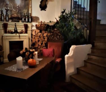 Rothenburg Old Town House | Altfraenkische Weinstube