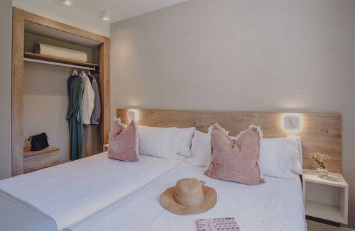 Traslavina Hotel | Amalurra Ecohotel & Retreat Center