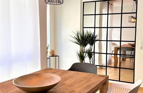 Lahr Apartment | AMAO-Curry - Spacious Apartment - 7 Guests - City Center