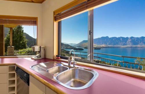 Fernhill House | Amazing View Home