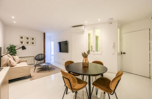 Las Acacias Apartment | AmazINN Collection Madrid Embajadores