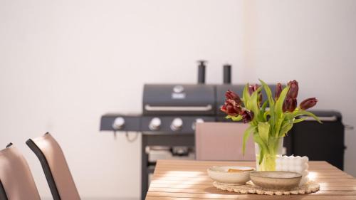 Polop Apartment | Amberes apartment, a stylish villa's independent downstairs apartment with private swimming pool and terrace