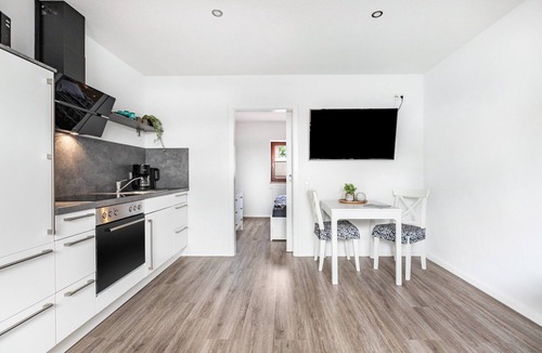 Weddingstedt Apartment | Apartment '2' with Wi-Fi