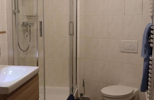 Bad Gottleuba Apartment | Apartment am Markt 4 - Holiday apartment, living/bedroom