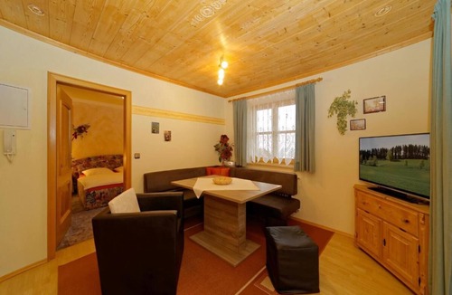 Spiegelau Apartment | Apartamento en el Sótano con una Gran Terraza