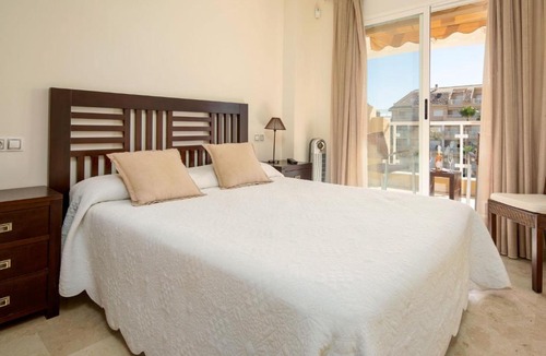 Les Deveses Apartment | Apartamento Tamarindo - Ubicación Premium Frente a la Playa con Piscina