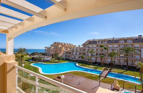 Les Deveses Apartment | Apartamento Tamarindo - Ubicación Premium Frente a la Playa con Piscina
