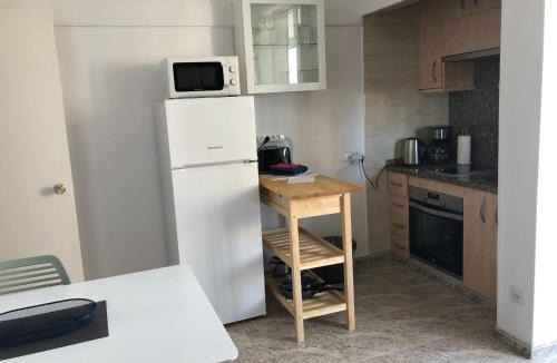 Fuengirola City Centre Apartment | Apartamento Torre II Las Palmeras mit seitlichem Meerblick und Pool in Fuengirola