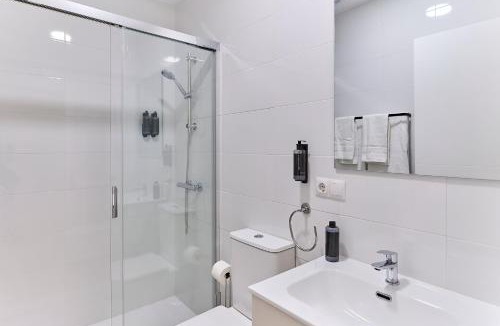 Puente de Vallecas Apartment | Apartamentos Méndez Álvaro by gaiarooms