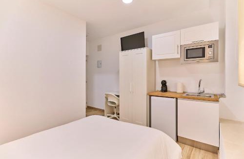 Puente de Vallecas Apartment | Apartamentos Méndez Álvaro by gaiarooms