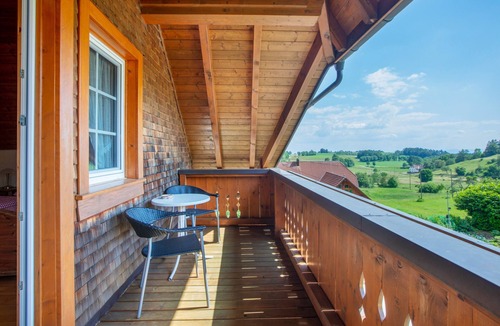 Wolpadingen Apartment | Apartment "Süd" with Balcony