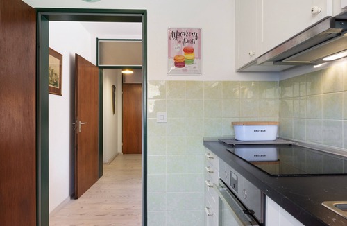 Schoenwald Apartment | Apartment Victoria with Private Terrace, Garden, and Wi-Fi