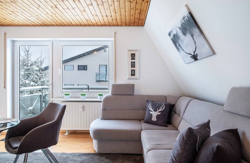 Schoenwald Apartment | Apartment 'Schwarzwaldblick D App 10 with Pool, Sauna, Mountain View, Wi-Fi