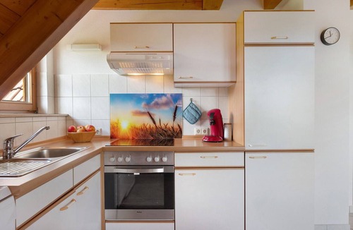 Schonach im Schwarzwald Apartment | Apartment Sonnenblick with South-Facing Balcony, Mountain View, Shared Garden & Wi-Fi