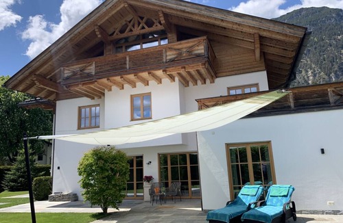 Sonnenbichl Apartment | Apartment 'Ferienwohnung Max 3' with Mountain View, Private Terrace and Wi-Fi