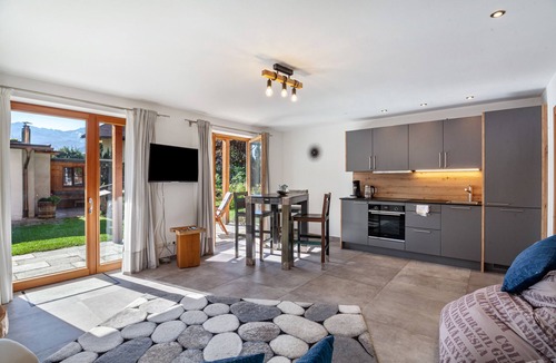 Sonnenbichl Apartment | Apartment 'Ferienwohnung Pflegersee' with Mountain View, Private Terrace and Wi-Fi