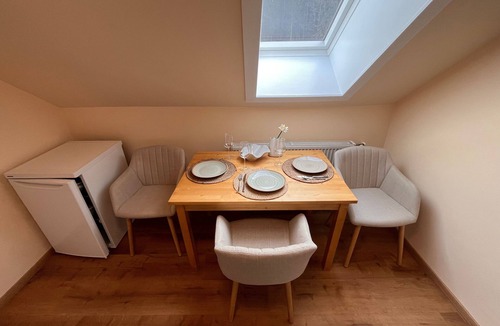 Koenigstein Apartment | Apartment 'Caper-David-Friedrich' with Mountain View and Wi-Fi