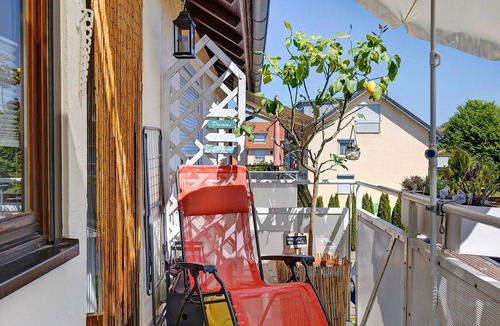 Radolfzell am Bodensee Apartment | Apartment "Seewinkel" with Balcony and Wi-Fi