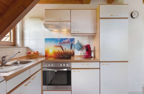 Schonach im Schwarzwald Apartment | Apartment Sonnenblick with South-Facing Balcony, Mountain View, Shared Garden & Wi-Fi