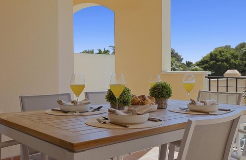 Puerto Banus Apartment | Apartment in Las Mimosas de Banús for 4 people | 22E