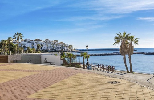 Puerto Banus Apartment | Apartment in Playas del Duque for 6 people| Casa Granada 146