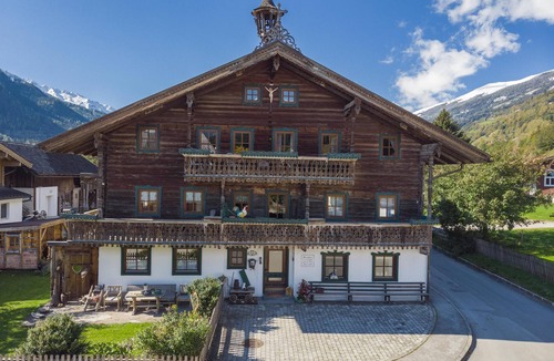 Bramberg am Wildkogel Apartment | Apartmenet on farm near 2 ski resorts