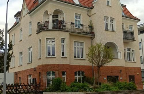 Grunheide Apartment | Apartment 1 am Werlsee, Grünheide Moderne Wohnung nahe Tesla, Werlsee, Parkplatz, WLAN, Küche