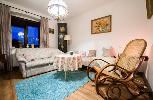 Kirchenlamitz Apartment | Apartment ∙ 1 bedroom ∙ 4 guests