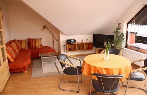 Grossheubach Apartment | Apartment ∙ 1 bedroom ∙ 3 guests