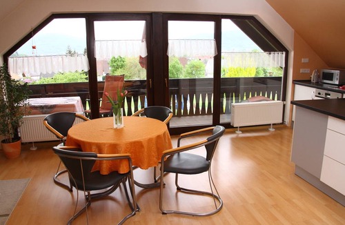 Grossheubach Apartment | Apartment ∙ 1 bedroom ∙ 3 guests