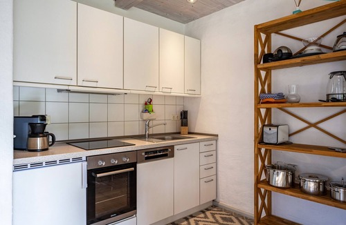 Curau Apartment | Apartment "1 Terrassenwohnung" with Private Garden & Wi-Fi