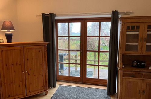 Stove Apartment | Apartment 1 with 2 bedrooms (4 adults + infant) on the ground floor - Villa Seeheim Ferienobjekt direkt