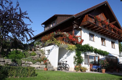 Oberreitnau Apartment | Apartment '1' with Mountain View, Shared Garden and Wi-Fi