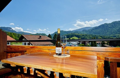 Unterwoessen Apartment | Apartment 191 sqm, 2-10 persons, 4 bedrooms, living room, kitchen, terrace