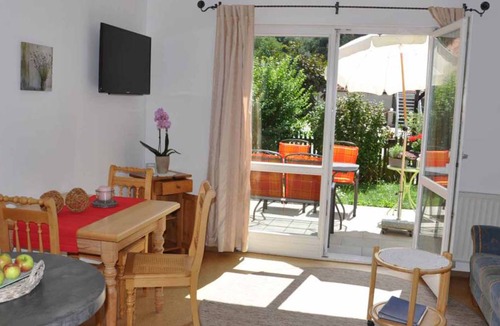 Bad Windsheim Apartment | Apartment ∙ 2 bedrooms ∙ 3 guests