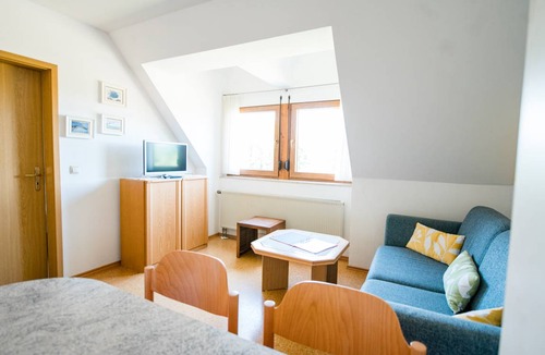 Merkendorf Apartment | Apartment ∙ 2 bedrooms ∙ 4 guests