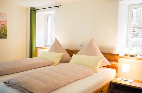 Seinsheim Apartment | Apartment ∙ 2 bedrooms ∙ 5 guests