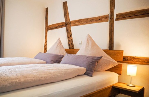 Seinsheim Apartment | Apartment ∙ 2 bedrooms ∙ 5 guests