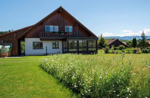 Oberreitnau Apartment | Apartment '2' with Mountain View, Shared Garden and Wi-Fi