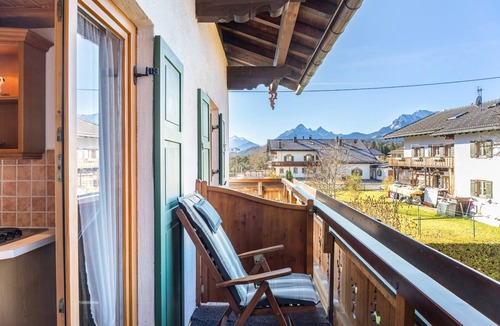 Kruen Apartment | Apartment '2' with Mountain View, Balcony and Wi-Fi