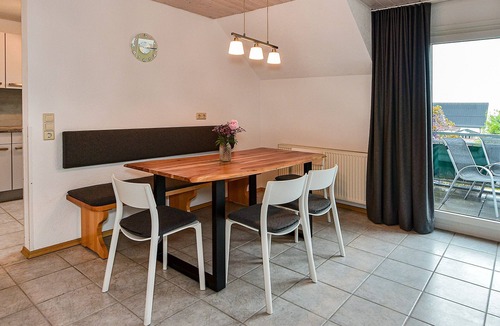 Hoyren Apartment | Apartment '3' with Lake View, Shared Terrace and Wi-Fi