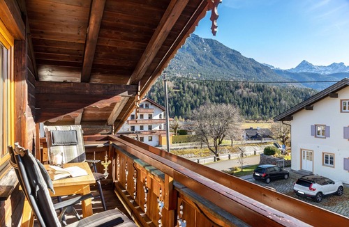 Kruen Apartment | Apartment '4' with Mountain View, Balcony and Wi-Fi
