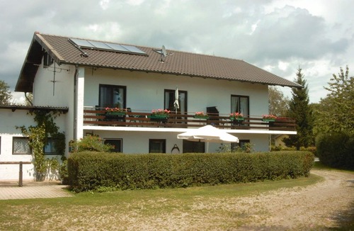 Gollenshausen a.Chiemsee Apartment | Apartment 4a - attic - balcony with morning sun, lake/mountain view, 50sqm